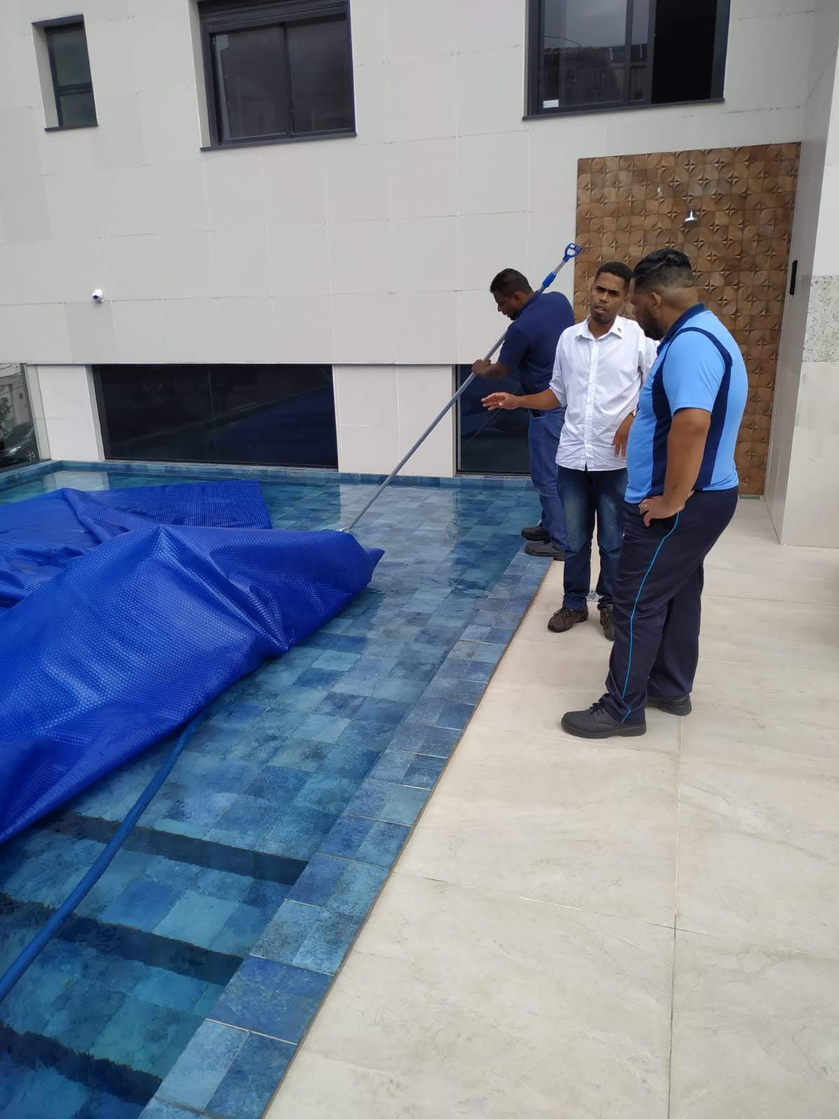 Fotos produtos de limpeza para piscinas